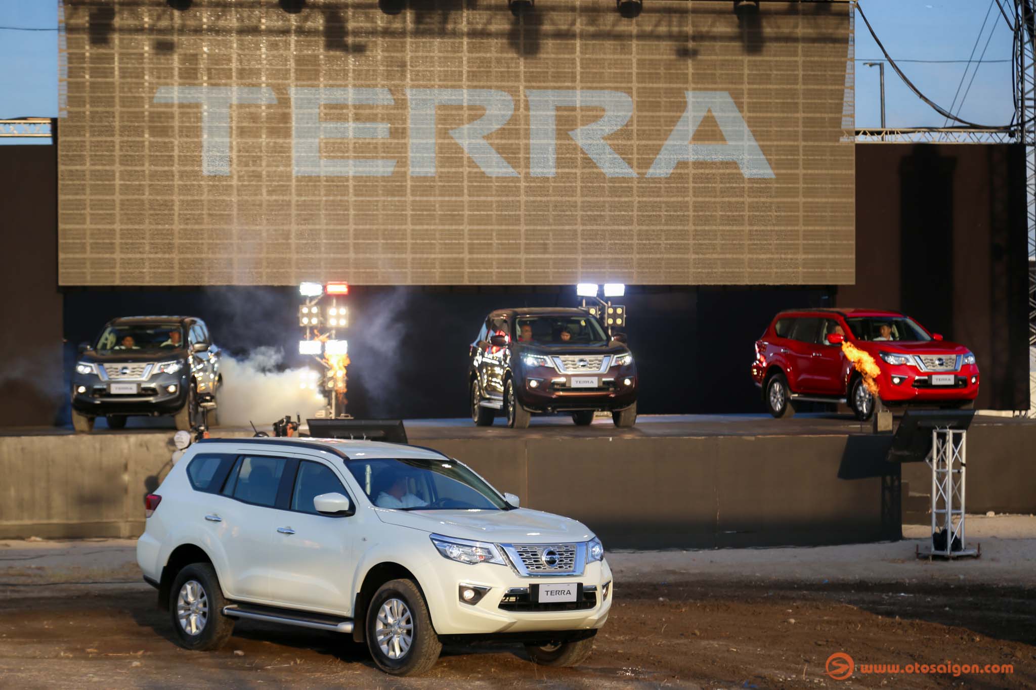 Nissan Terra 7 Chỗ ra mắt giá chỉ từ 625 triệu
